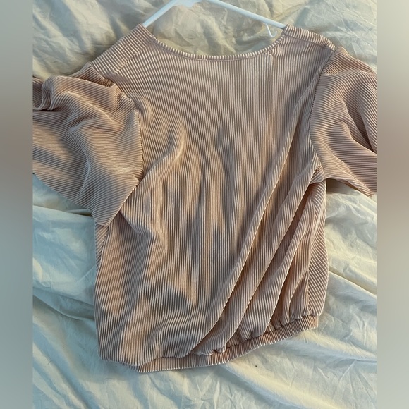 ATSTR The Label Light Pink Crinkle Pleated Top/ Blush Peach - Picture 6 of 12